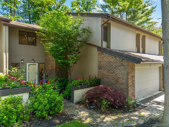246 Hamlet Drive, Jericho, NY 11753