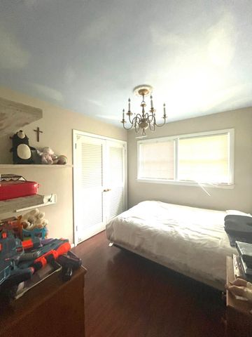 8810 Osborne Road, Highland, IN 46322