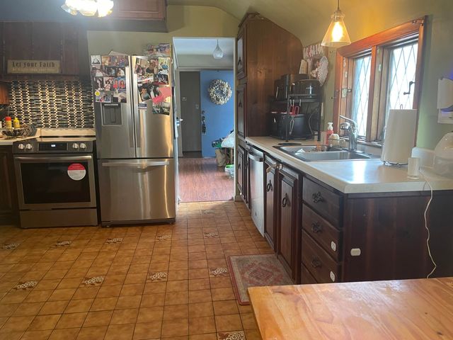 8810 Osborne Road, Highland, IN 46322