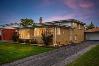 313 Homewood Court, Chicago Heights, IL 60411