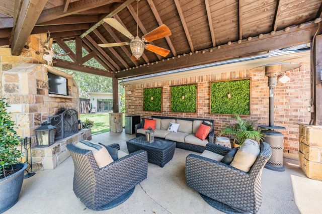415 Thistle Court, Southlake, TX 76092