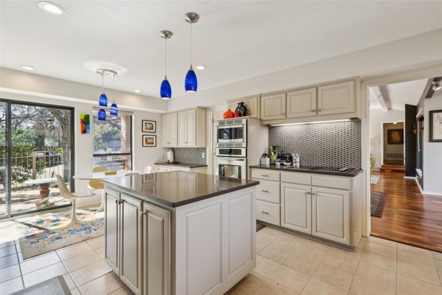 1207 Middlebrook Place, Dallas, TX 75208