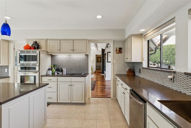 1207 Middlebrook Place, Dallas, TX 75208