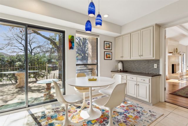 1207 Middlebrook Place, Dallas, TX 75208