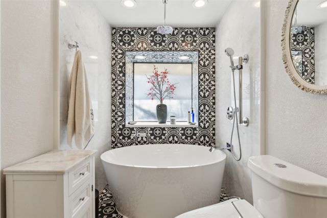 1207 Middlebrook Place, Dallas, TX 75208