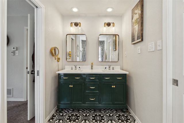 1207 Middlebrook Place, Dallas, TX 75208