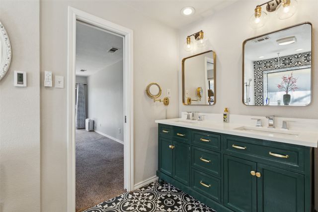 1207 Middlebrook Place, Dallas, TX 75208