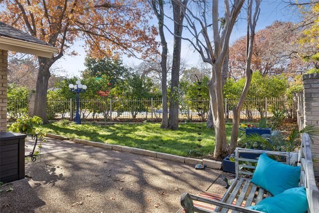 1207 Middlebrook Place, Dallas, TX 75208