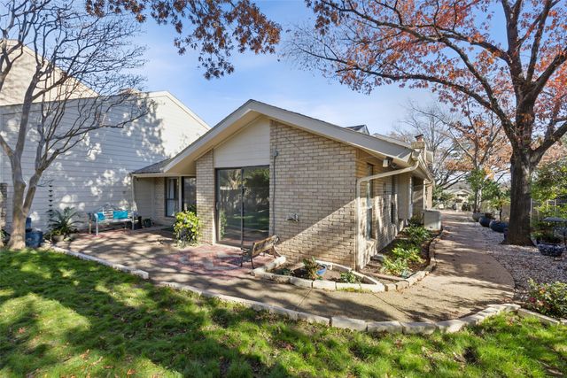 1207 Middlebrook Place, Dallas, TX 75208