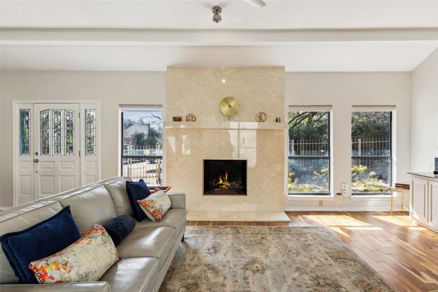 1207 Middlebrook Place, Dallas, TX 75208