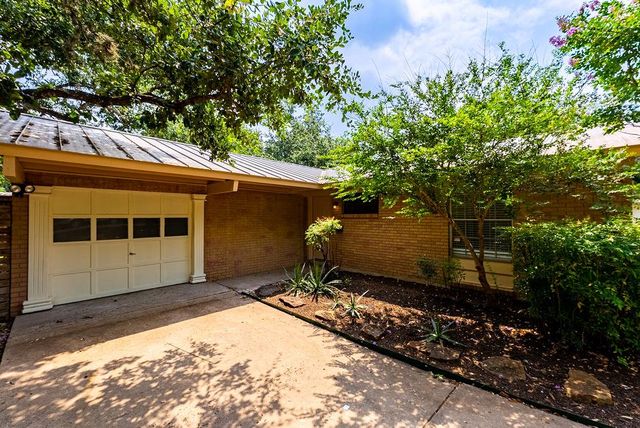 4601 Lennox DR, Austin, TX 78745