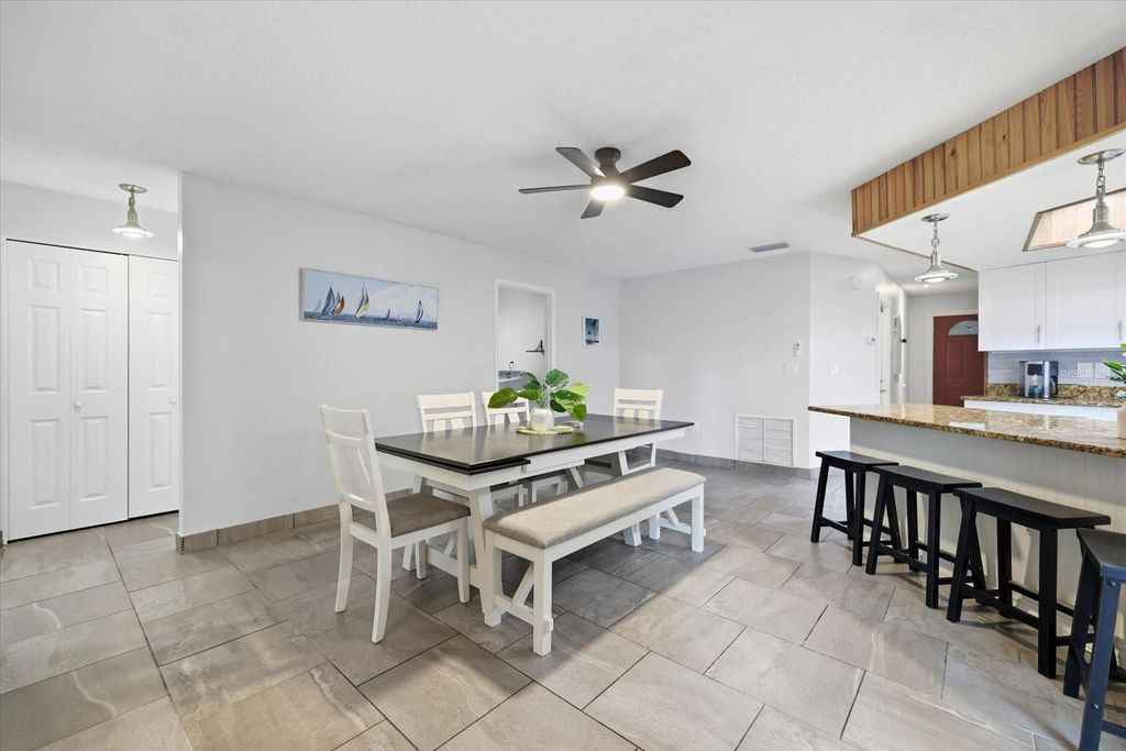 926 PLUM TREE LANE, SARASOTA, FL 34243 — photo 5