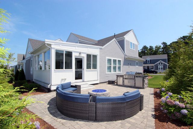 79 Cobblestone Circle, Mashpee, MA 02649