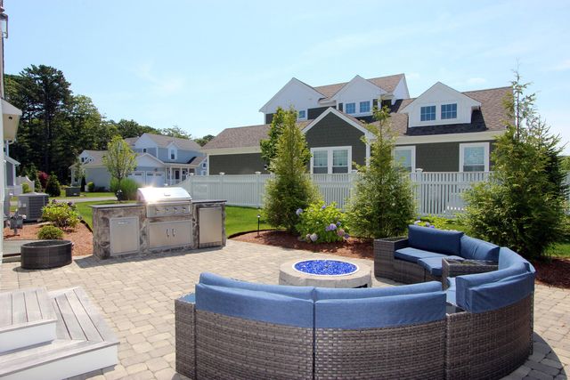 79 Cobblestone Circle, Mashpee, MA 02649