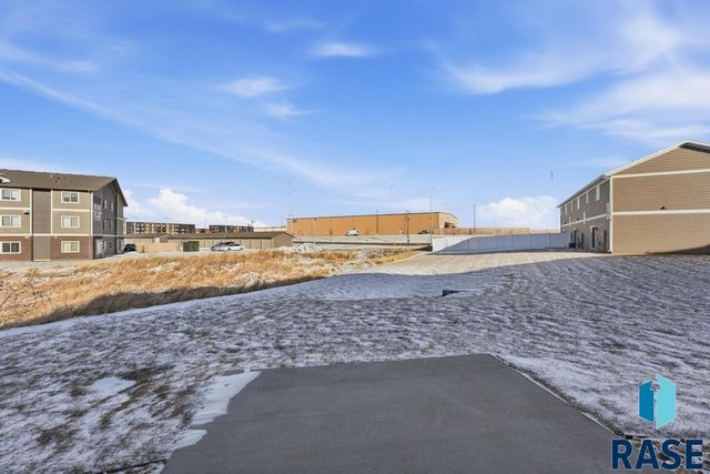 1263 N Marion Rd Road 1, Sioux Falls, SD 57107