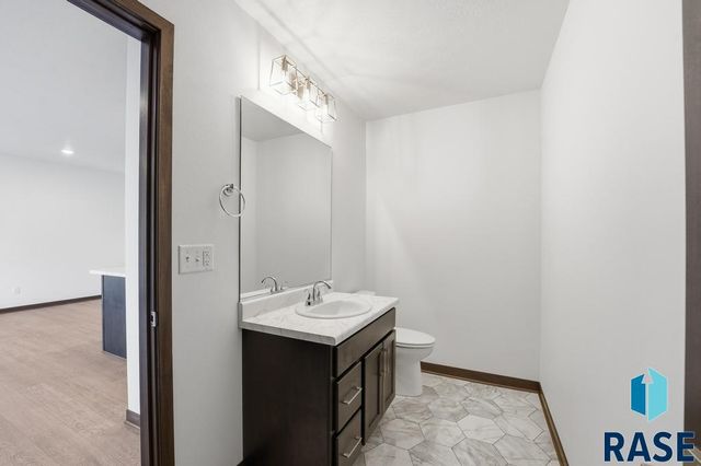 1263 N Marion Rd Road 1, Sioux Falls, SD 57107