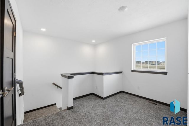 1263 N Marion Rd Road 1, Sioux Falls, SD 57107