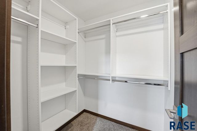 1263 N Marion Rd Road 1, Sioux Falls, SD 57107