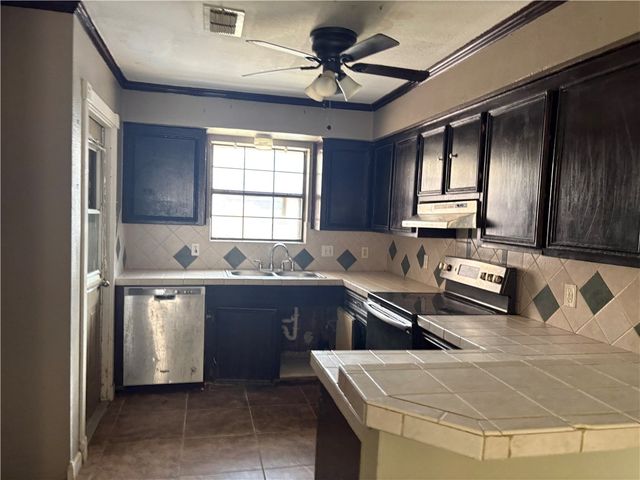 4645 Spring Fork Dr, Corpus Christi, TX 78413