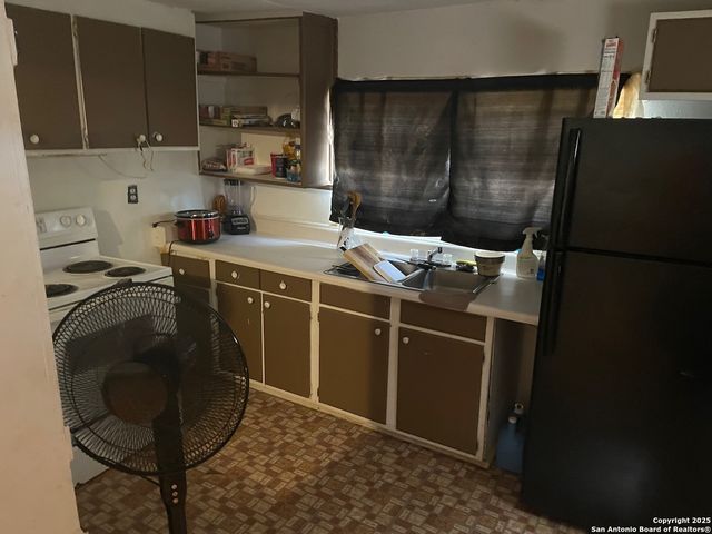 17189 Benton City Rd, Von Ormy, TX 78073