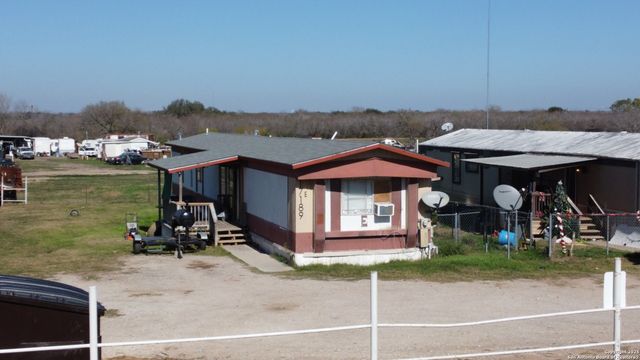 17189 Benton City Rd, Von Ormy, TX 78073