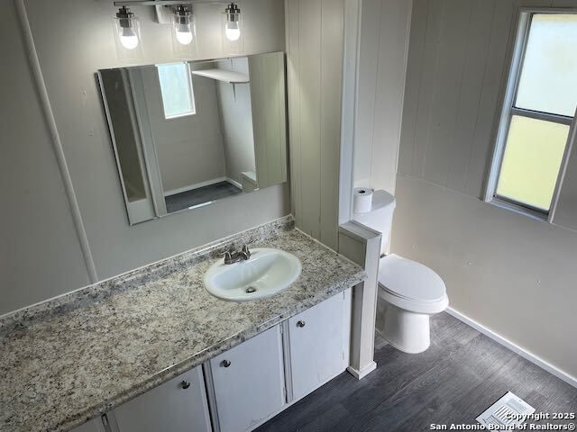 17189 Benton City Rd, Von Ormy, TX 78073