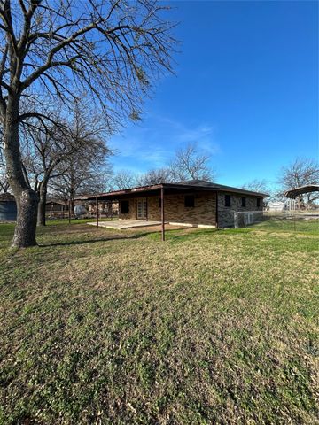 1018 N Fisher Street, Gorman, TX 76454