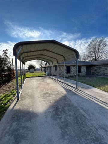 1018 N Fisher Street, Gorman, TX 76454