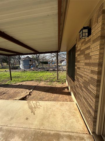 1018 N Fisher Street, Gorman, TX 76454