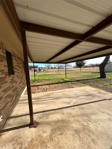 1018 N Fisher Street, Gorman, TX 76454