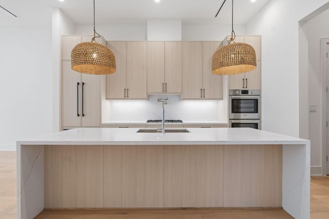 820 Malone Street, Houston, TX 77007