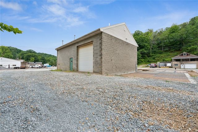 2704 Lincoln Way, White Oak, PA 15131