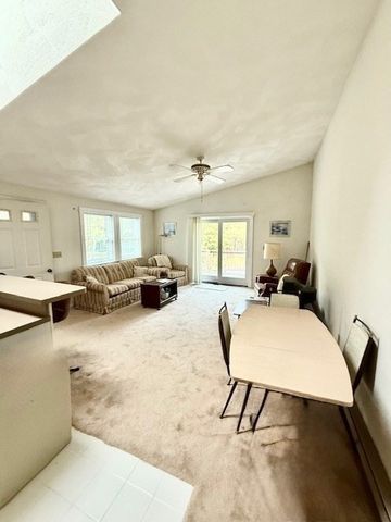 35 Ashumet Rd 4D, Mashpee, MA 02649