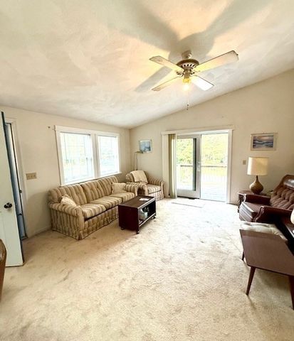 35 Ashumet Rd 4D, Mashpee, MA 02649