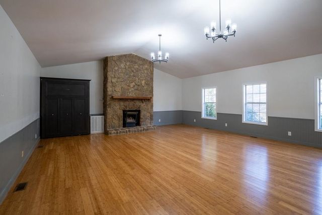 209 Riverbluff Extension, Inman, SC 29349