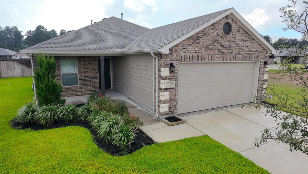 310 Bandit Cove Court, Magnolia, TX 77354