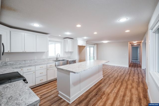 10471 Wagon Rd NE, Mt Angel, OR 97362