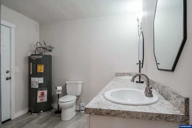 10471 Wagon Rd NE, Mt Angel, OR 97362