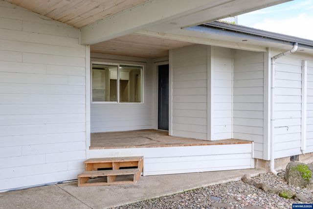 10471 Wagon Rd NE, Mt Angel, OR 97362