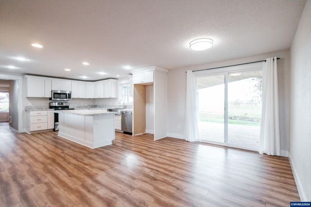 10471 Wagon Rd NE, Mt Angel, OR 97362