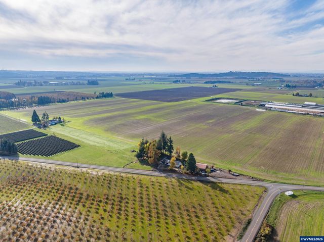 10471 Wagon Rd NE, Mt Angel, OR 97362