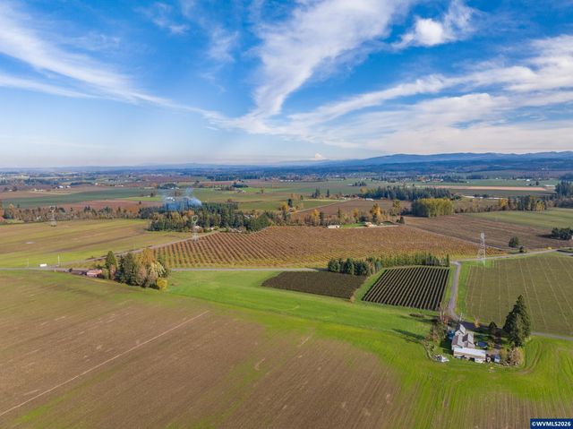 10471 Wagon Rd NE, Mt Angel, OR 97362