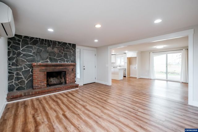 10471 Wagon Rd NE, Mt Angel, OR 97362