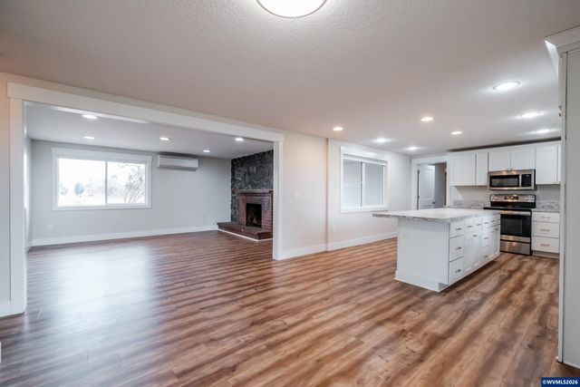 10471 Wagon Rd NE, Mt Angel, OR 97362