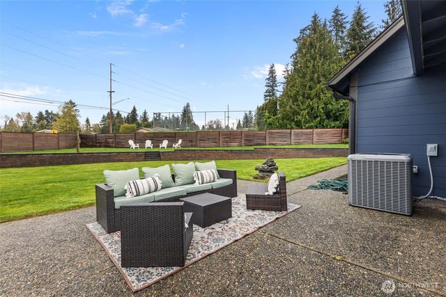 22720 2nd Place W, Bothell, WA 98021