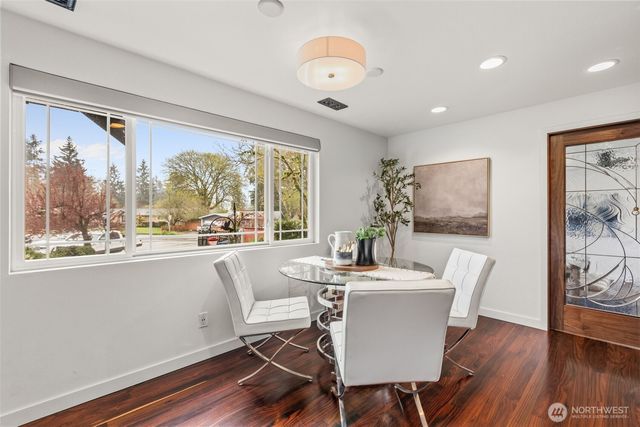 22720 2nd Place W, Bothell, WA 98021