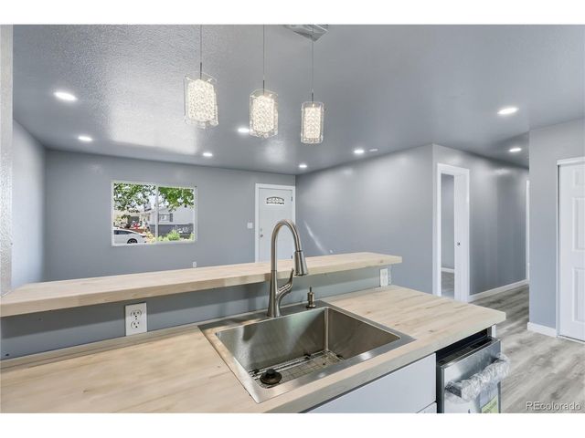 9465 Damon Dr, Denver, CO 80260