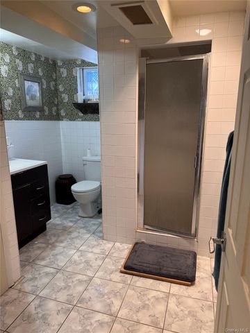 18718 Hilburn Avenue, Saint Albans, NY 11412