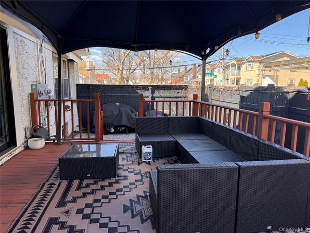 18718 Hilburn Avenue, Saint Albans, NY 11412