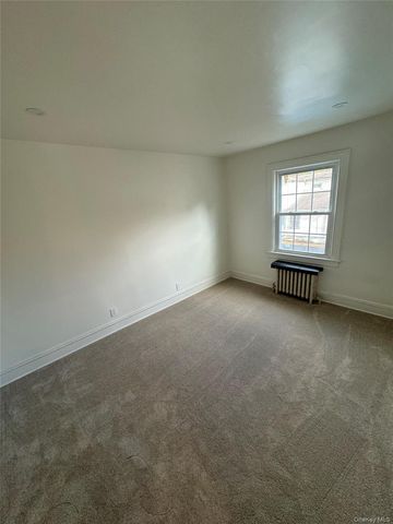 18718 Hilburn Avenue, Saint Albans, NY 11412